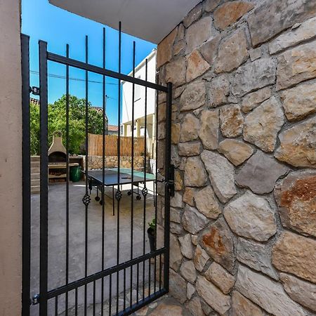 Apartment Loro With Jacuzzi Posedarje Exterior foto