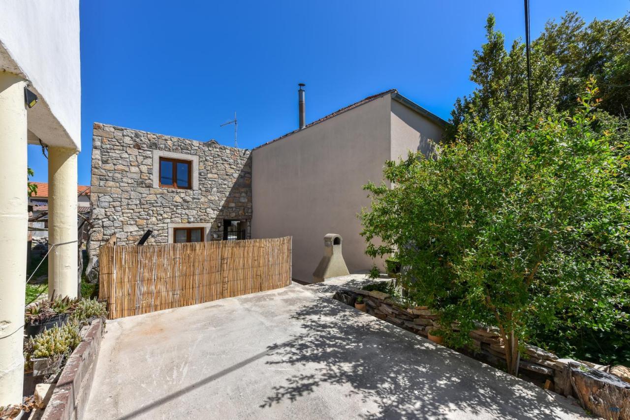 Apartment Loro With Jacuzzi Posedarje Exterior foto