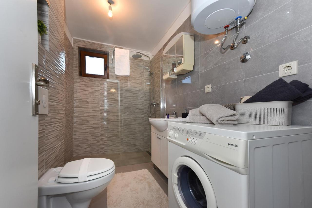Apartment Loro With Jacuzzi Posedarje Exterior foto